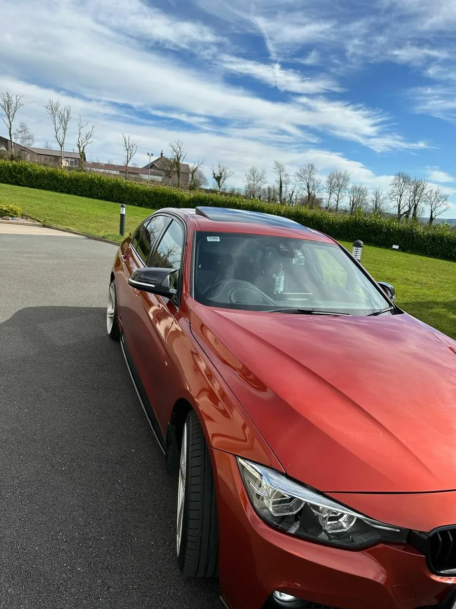 BMW 3-Series 2018 - Image 2