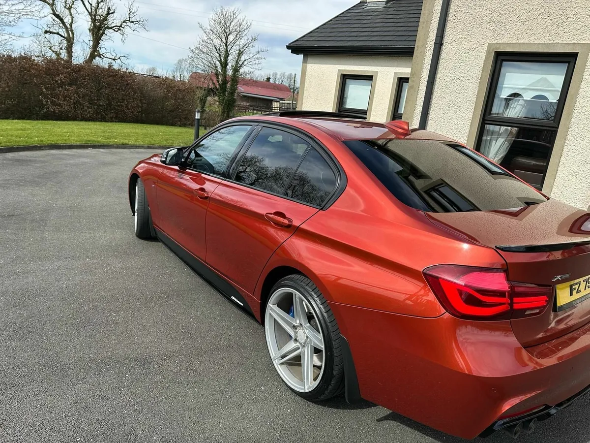 BMW 3-Series 2018 - Image 4