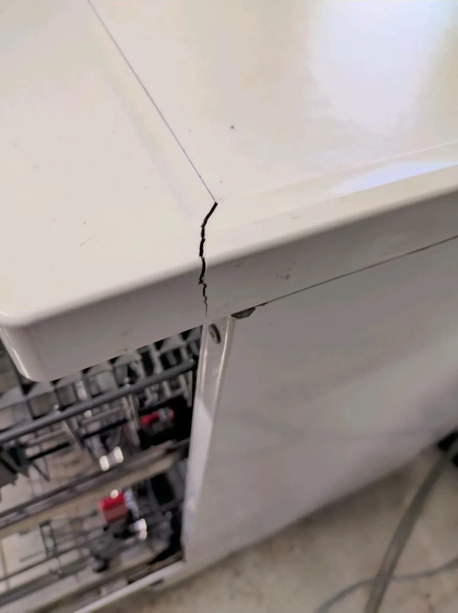 Dishwasher - Image 2