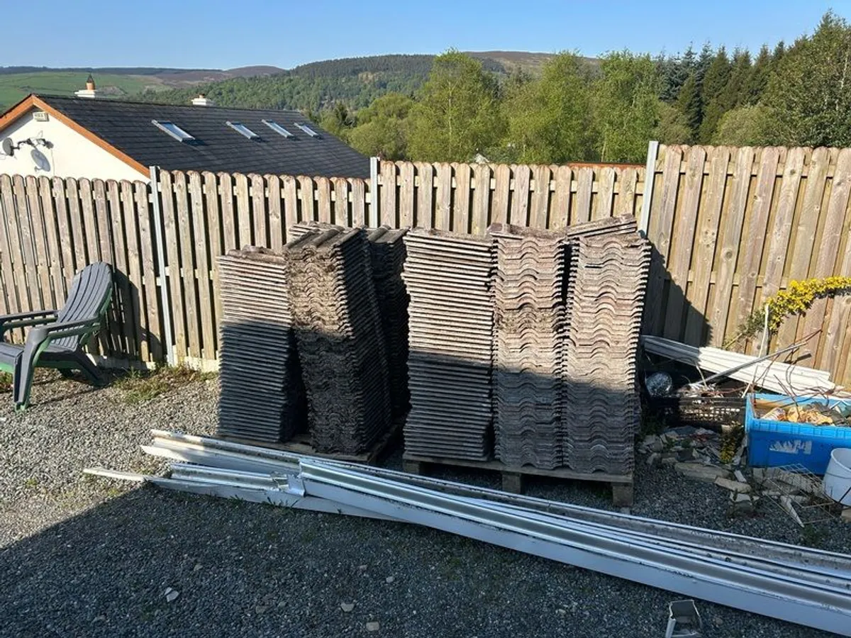 redland 50 roof tiles turf brown reg no.933610 - Image 3