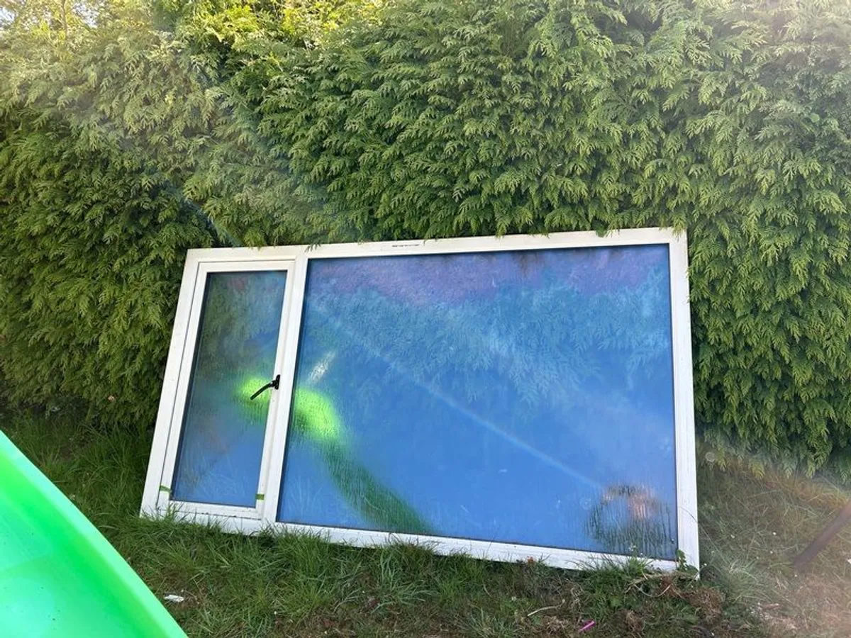 cream triple glazed window - Image 1