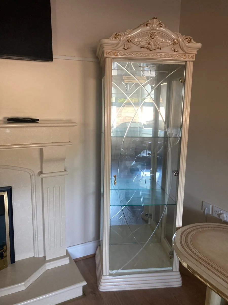 Cabinet - Image 2