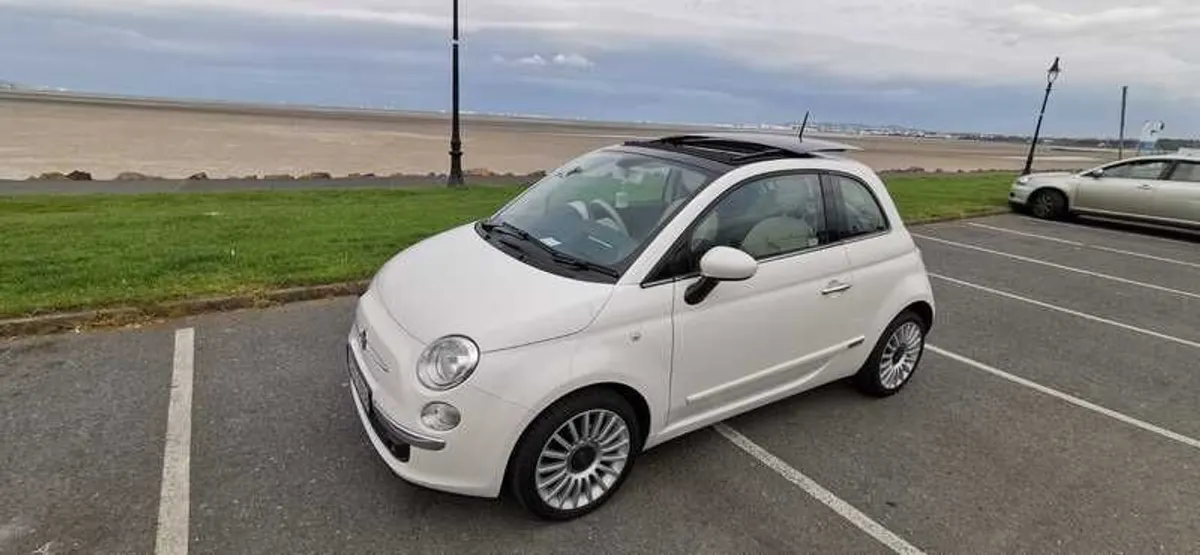 Twinair Fiat 500 85BHP 0.89l sunroof alloy wheels - Image 4