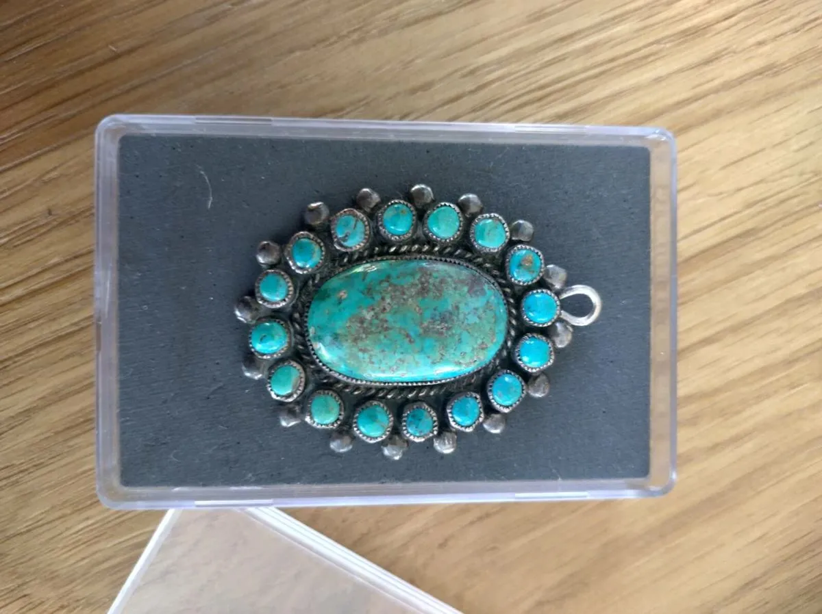 Natural Stone Pendant
Large Vintage Jewellery - Image 1