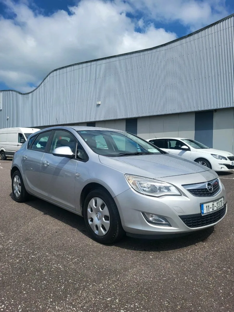 2011 OPEL ASTRA NEW NCT 05/26 - Image 1