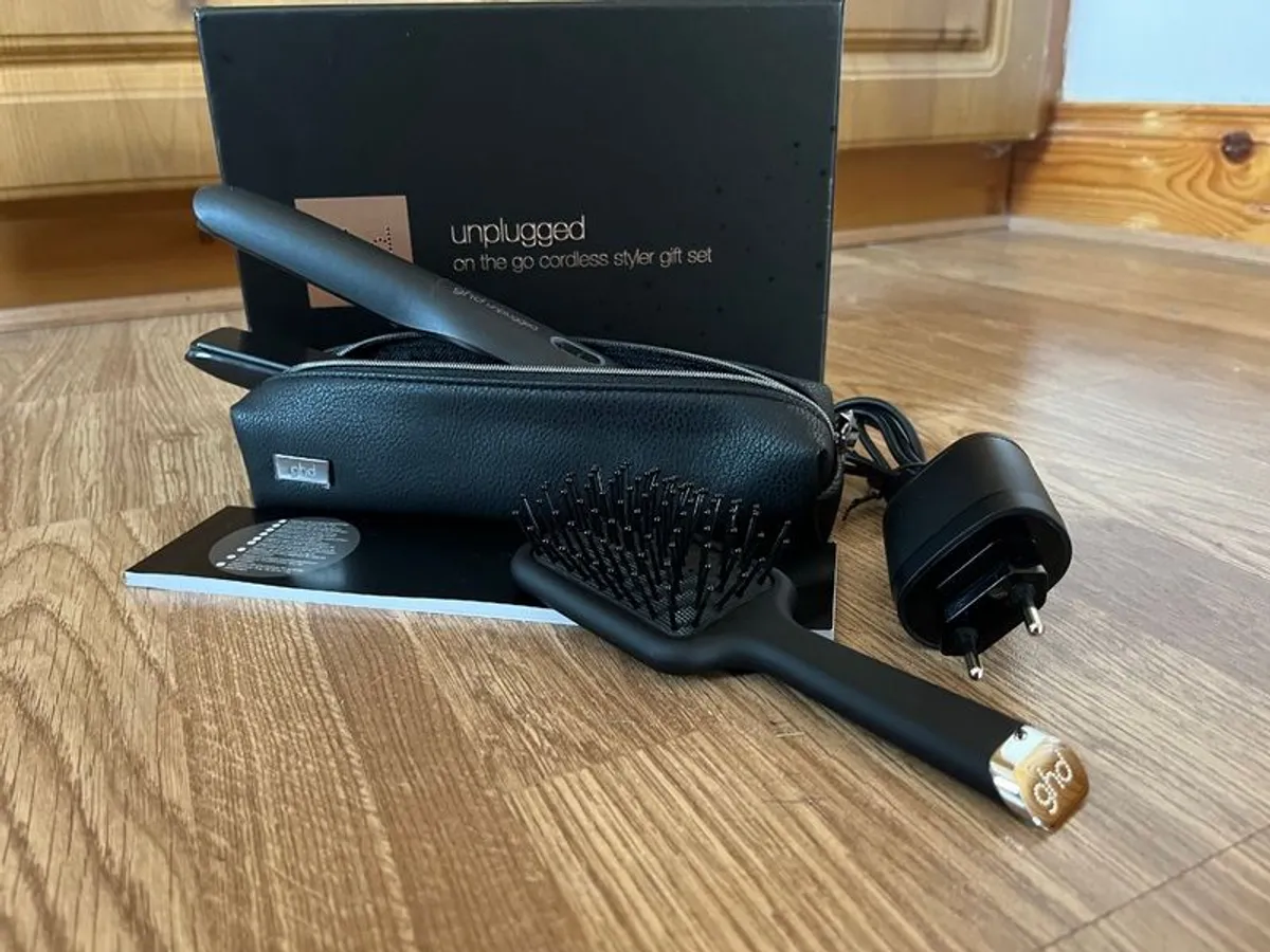 GHD cordless hair straightener - Image 1