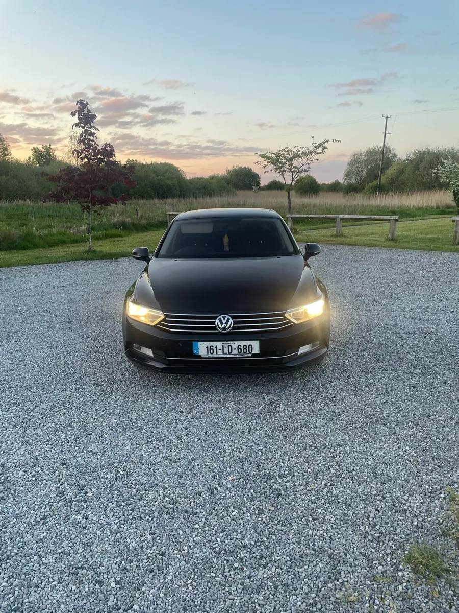 Volkswagen Passat - Image 4