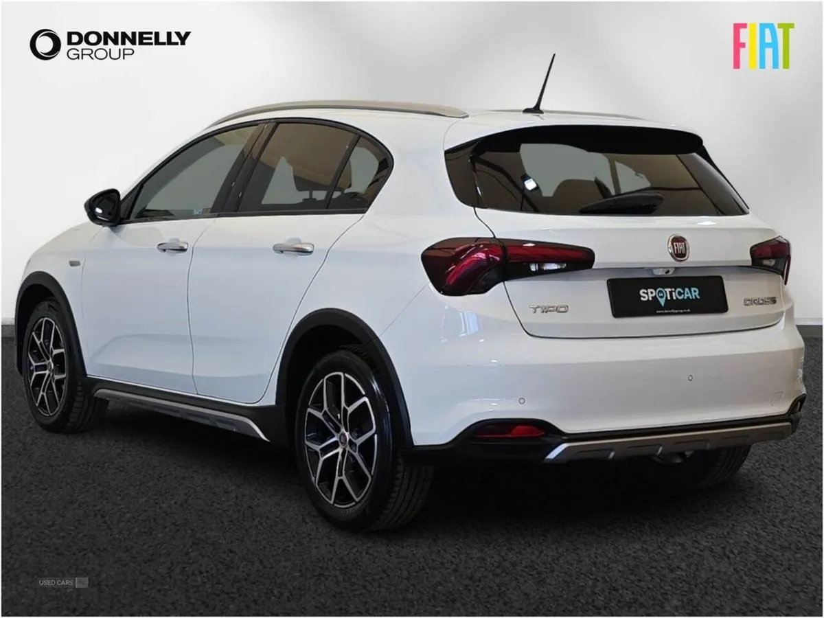 Fiat Tipo Cross 1.0 5dr - Image 2