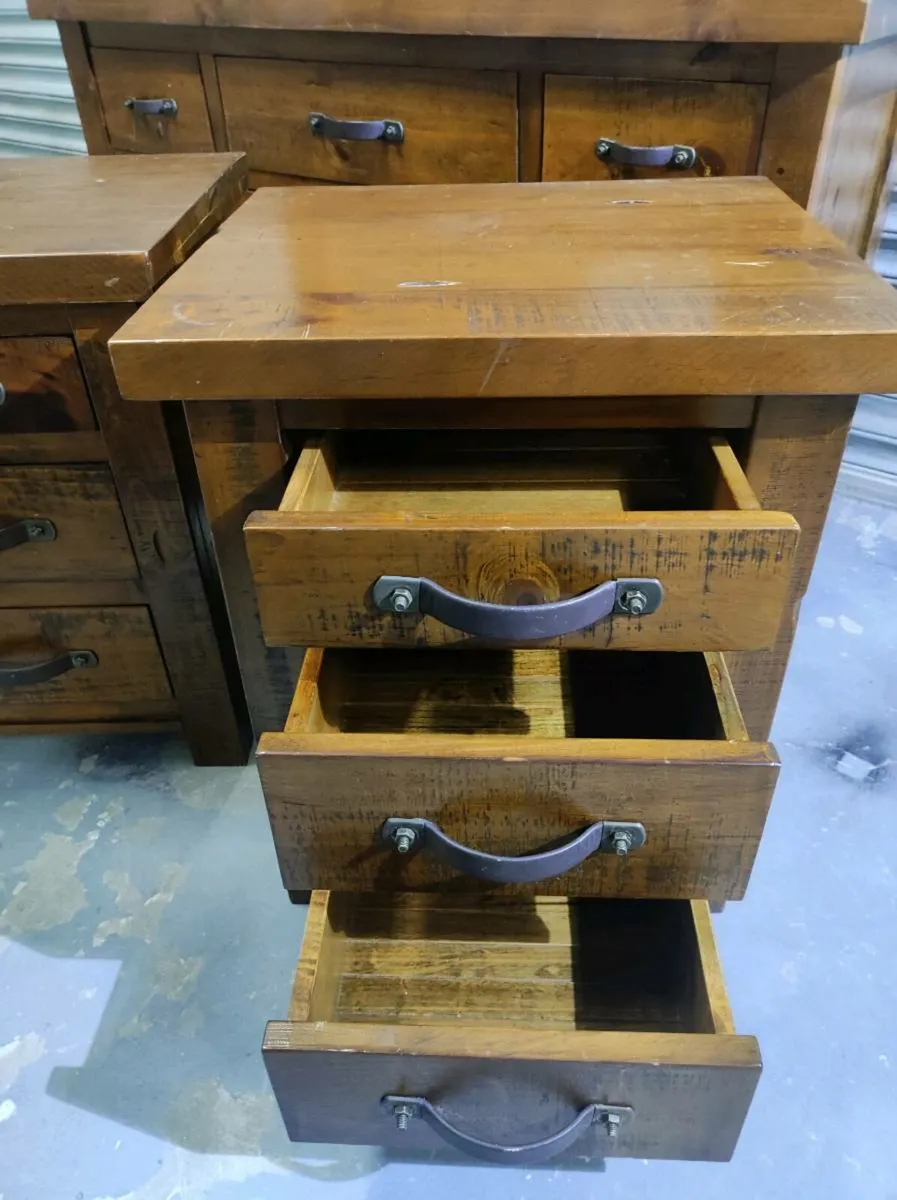 Ez living bedroom set * delivery - Image 4