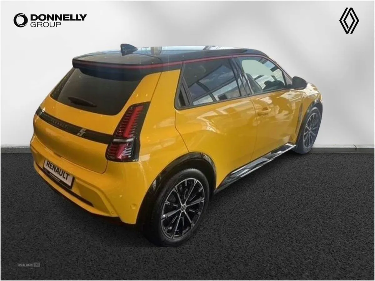 Renault 5 110kW Iconic Five Comfort Range 52 kWh - Image 3