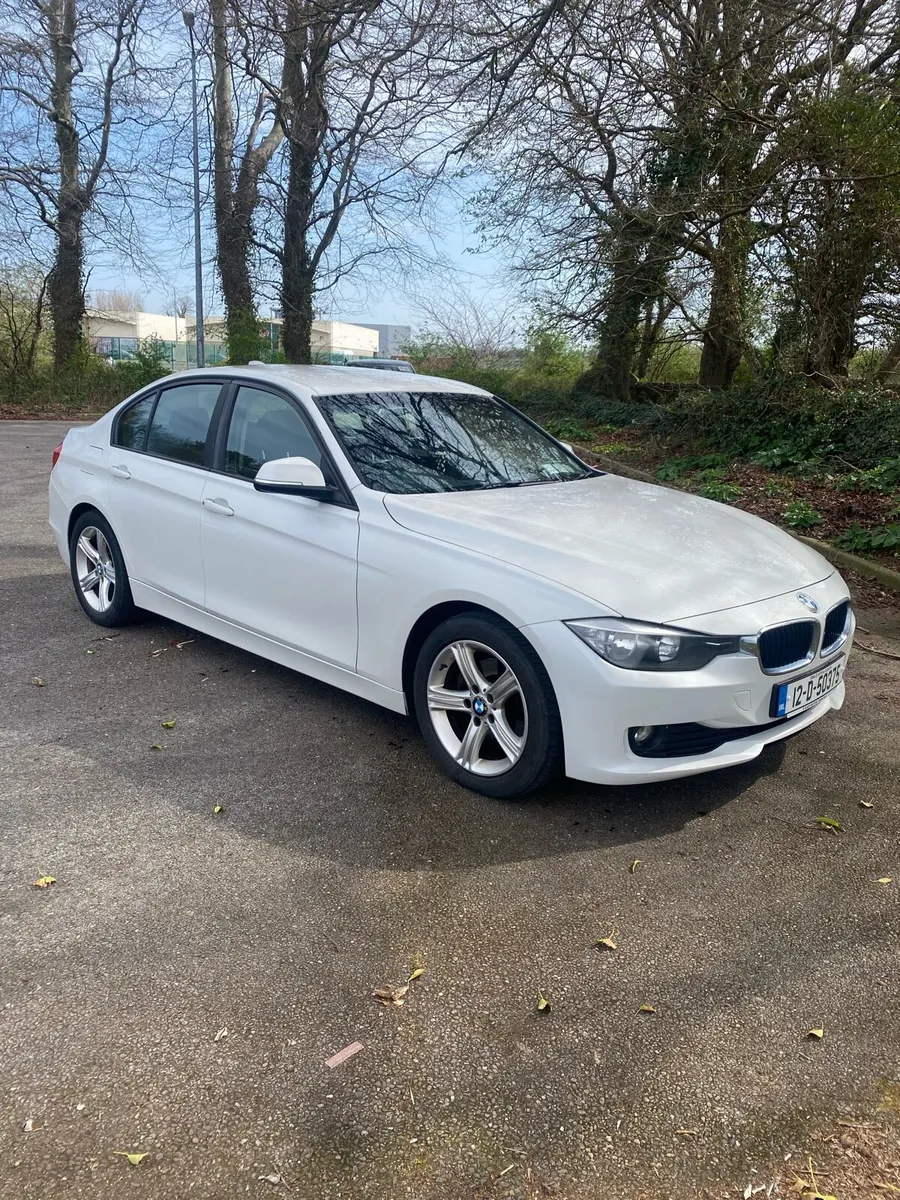BMW 320 Saloon white - Image 3