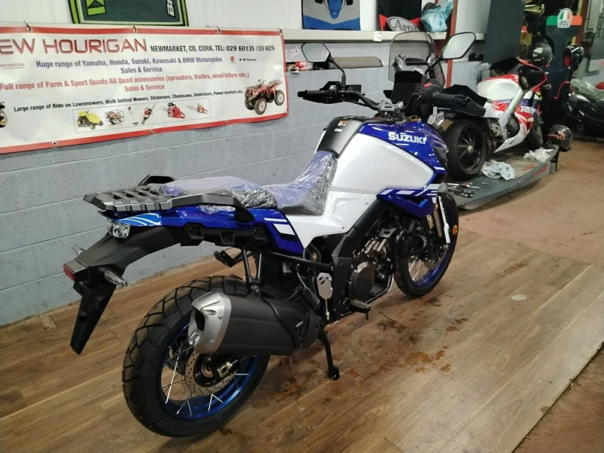 Suzuki V-Strom 1050 DE New in Stock - Image 4