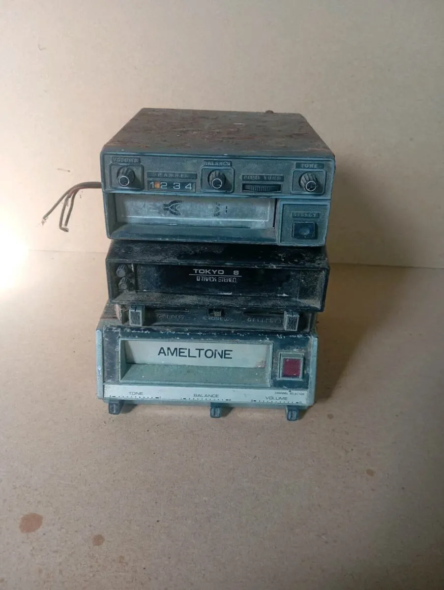 8 track radios - Image 1