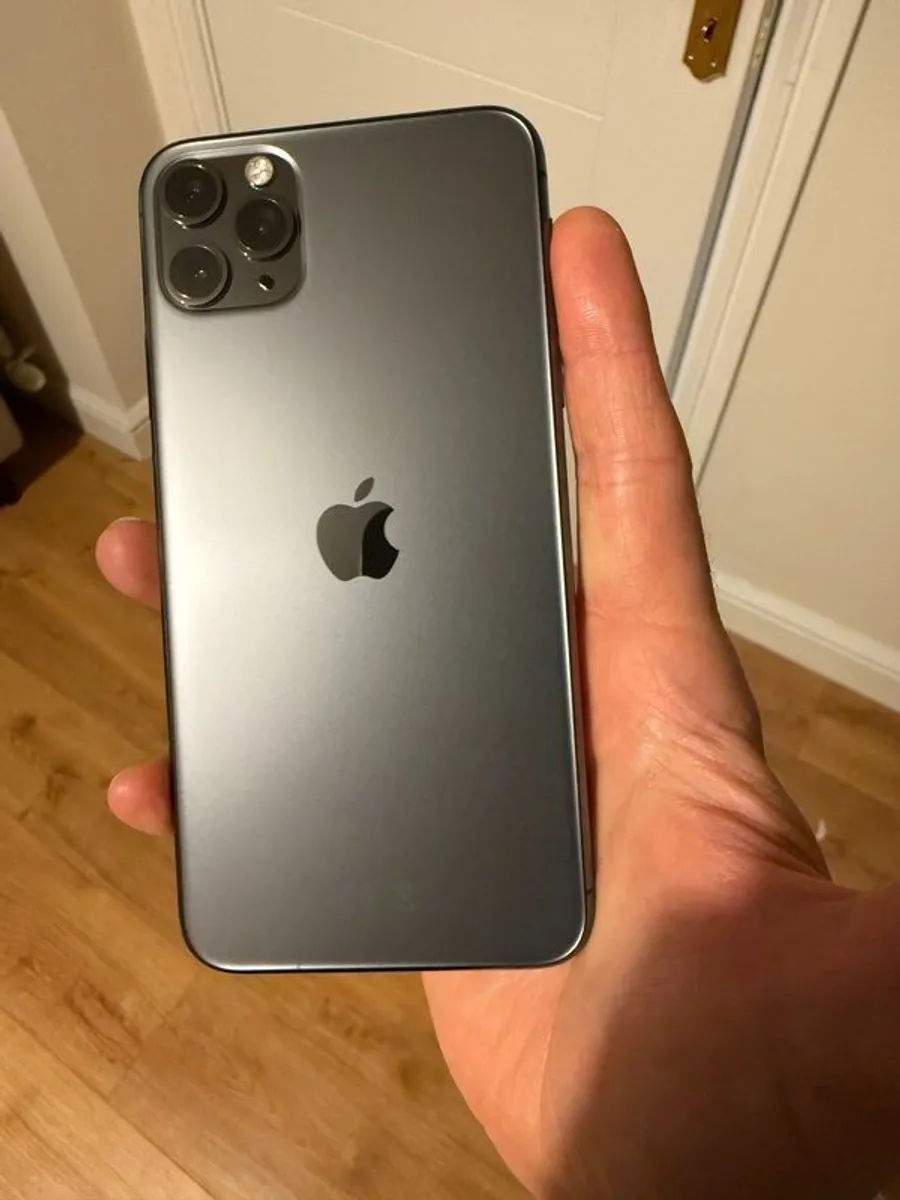 iPhone 11 Pro Max 256GB (factory unlocked) - Image 2