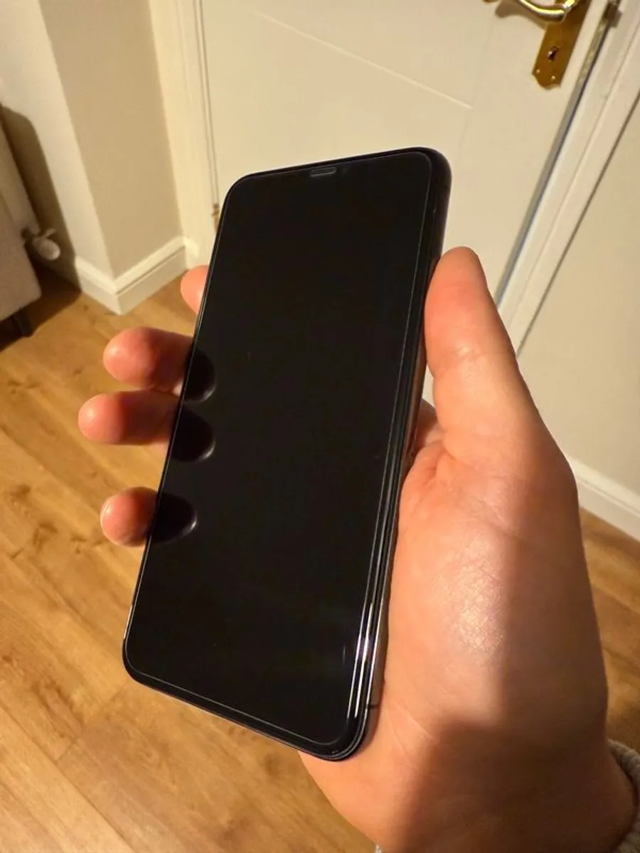 iPhone 11 Pro Max 256GB (factory unlocked) - Image 4