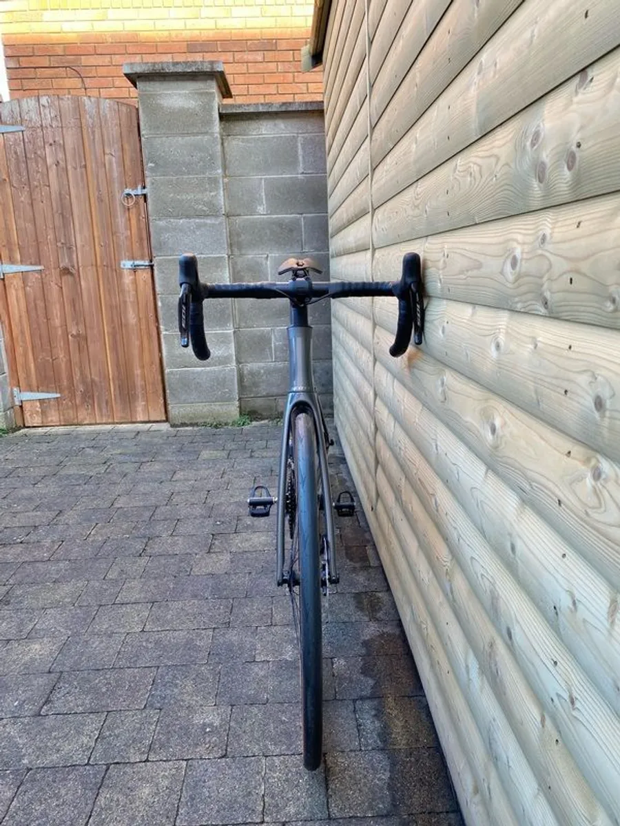Scott Addict 20 Carbon Road Bike (Medium) - Image 4