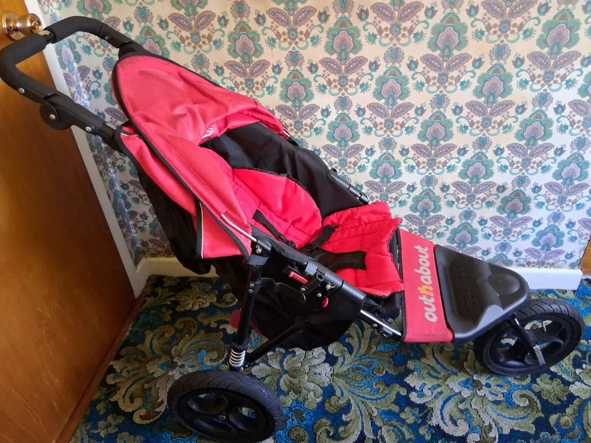 Out and About buggy and bassinet - Image 3