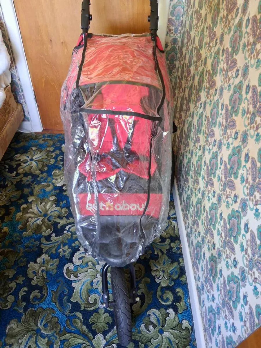 Out and About buggy and bassinet - Image 4