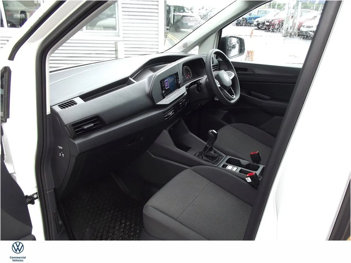 Volkswagen Caddy Maxi Cargo Business 102HP - Image 4