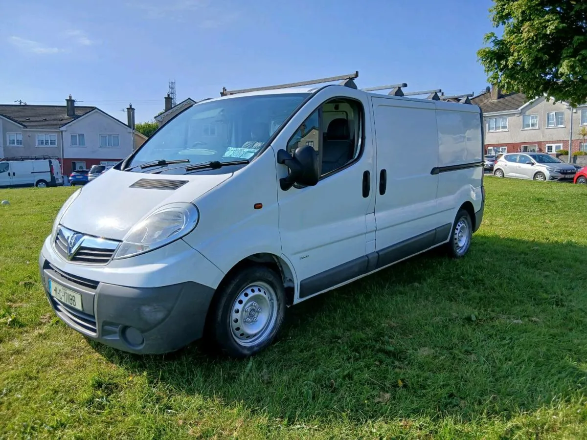 11 opel vivaro 2.0 cdti tax and doe. - Image 2