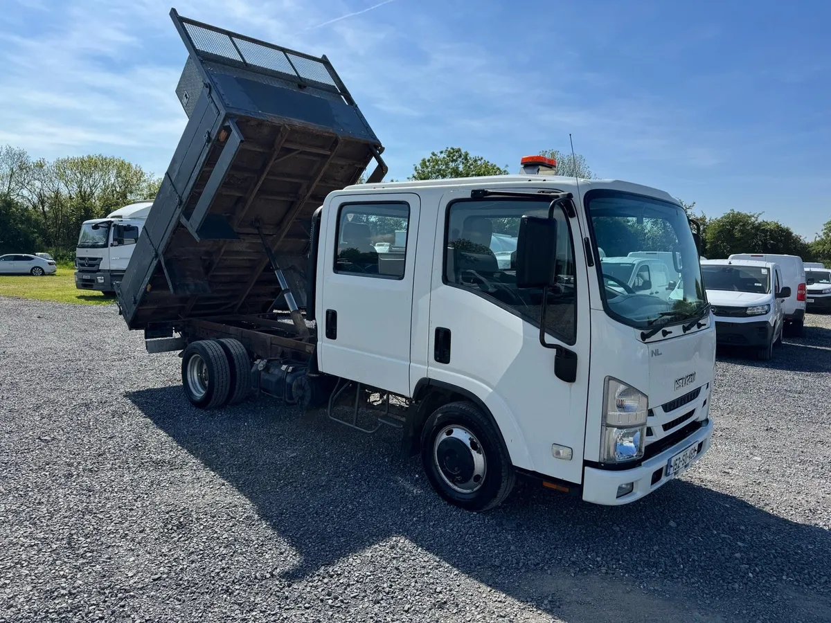Izuzu NLR 3.5 tonne Crewcab tipper - Image 1