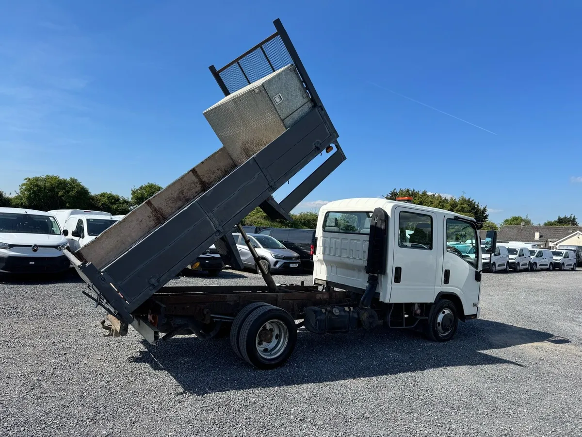Izuzu NLR 3.5 tonne Crewcab tipper - Image 2