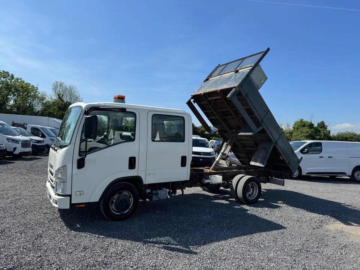 Izuzu NLR 3.5 tonne Crewcab tipper - Image 3