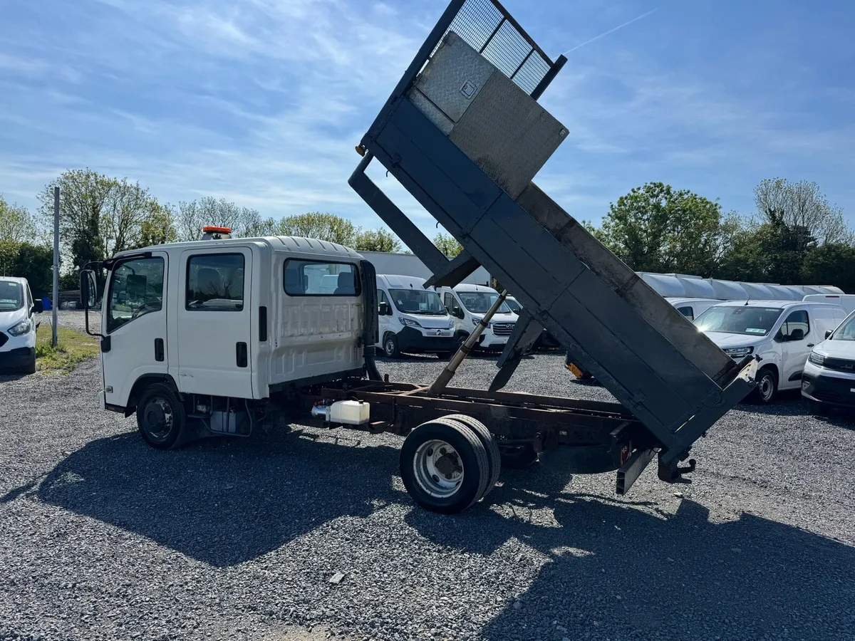Izuzu NLR 3.5 tonne Crewcab tipper - Image 4