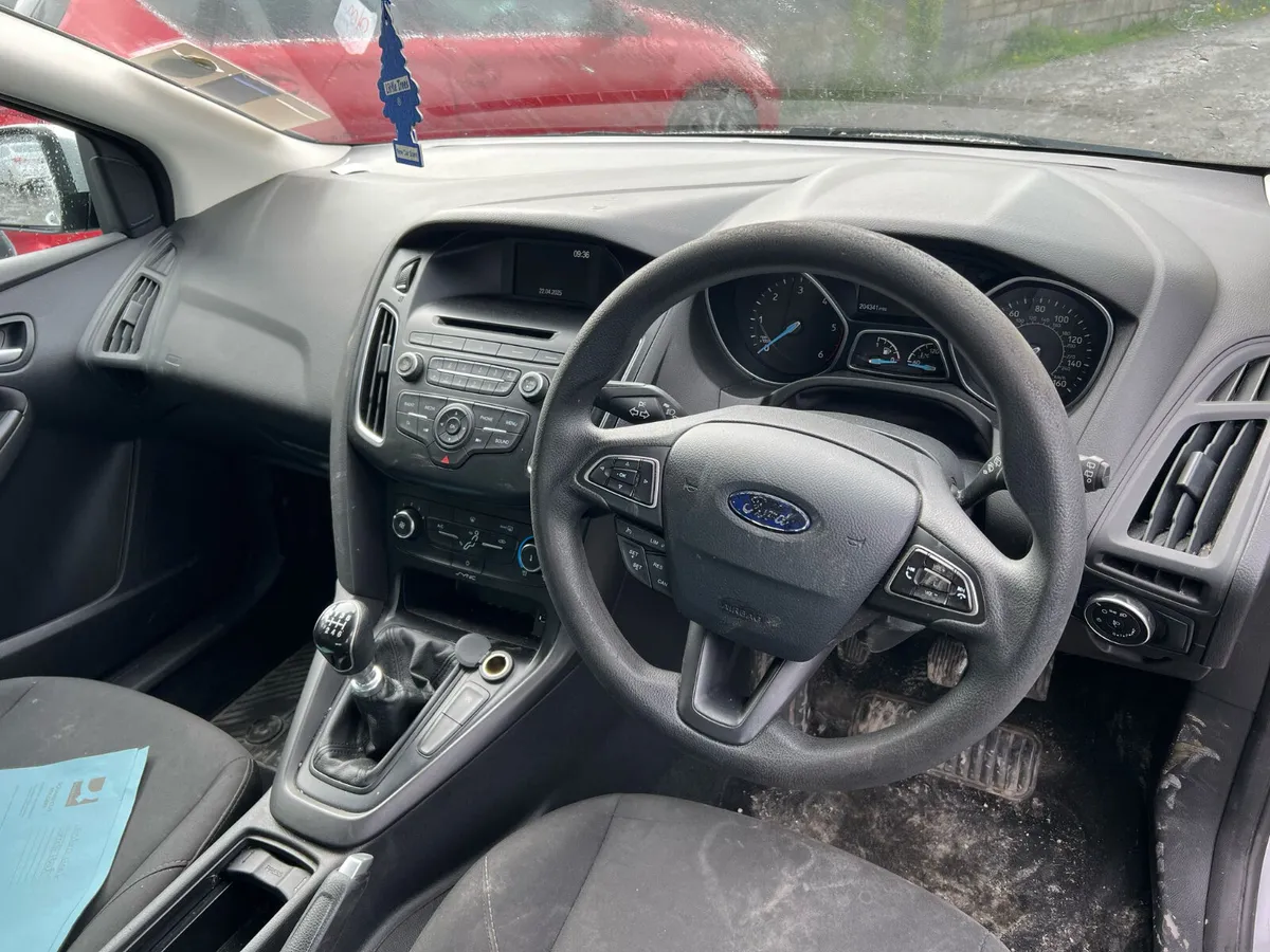 2017 Ford Focus 1.5 Dsl Driving - Image 3