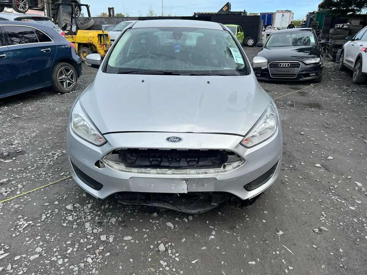 2017 Ford Focus 1.5 Dsl Driving - Image 4