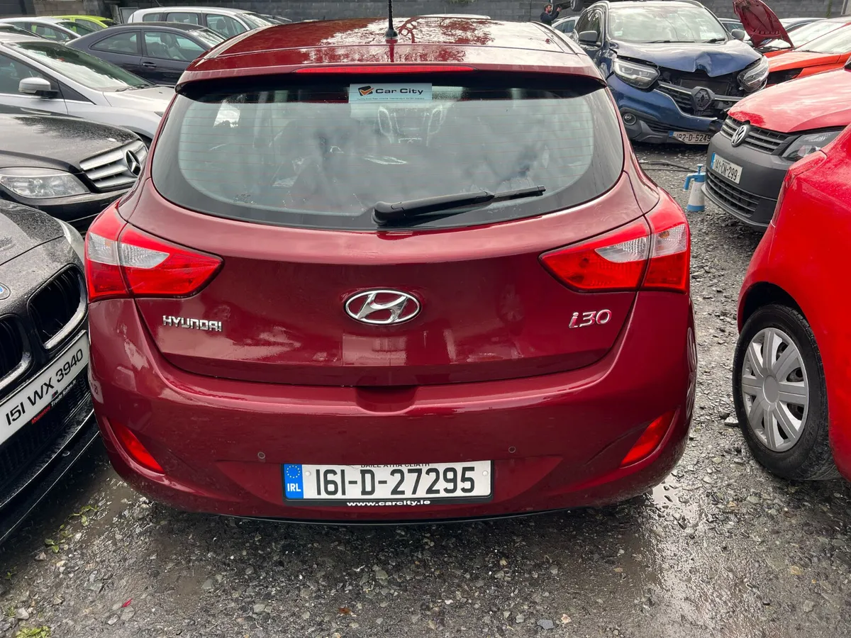 2016 Hyundai i30 1.6 Diesel driving - Image 4