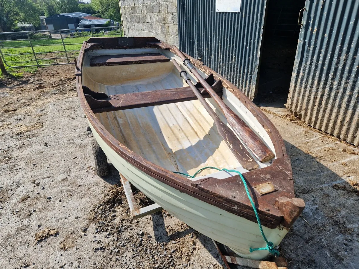10 foot fibreglass Boat - Image 1