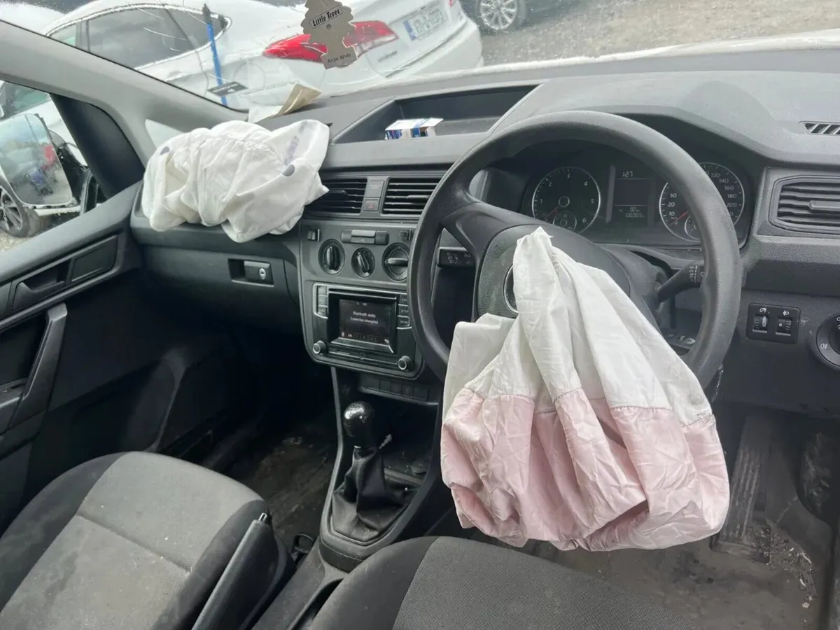 2019 Vw Caddy 2.0 Tdi Driving - Image 2