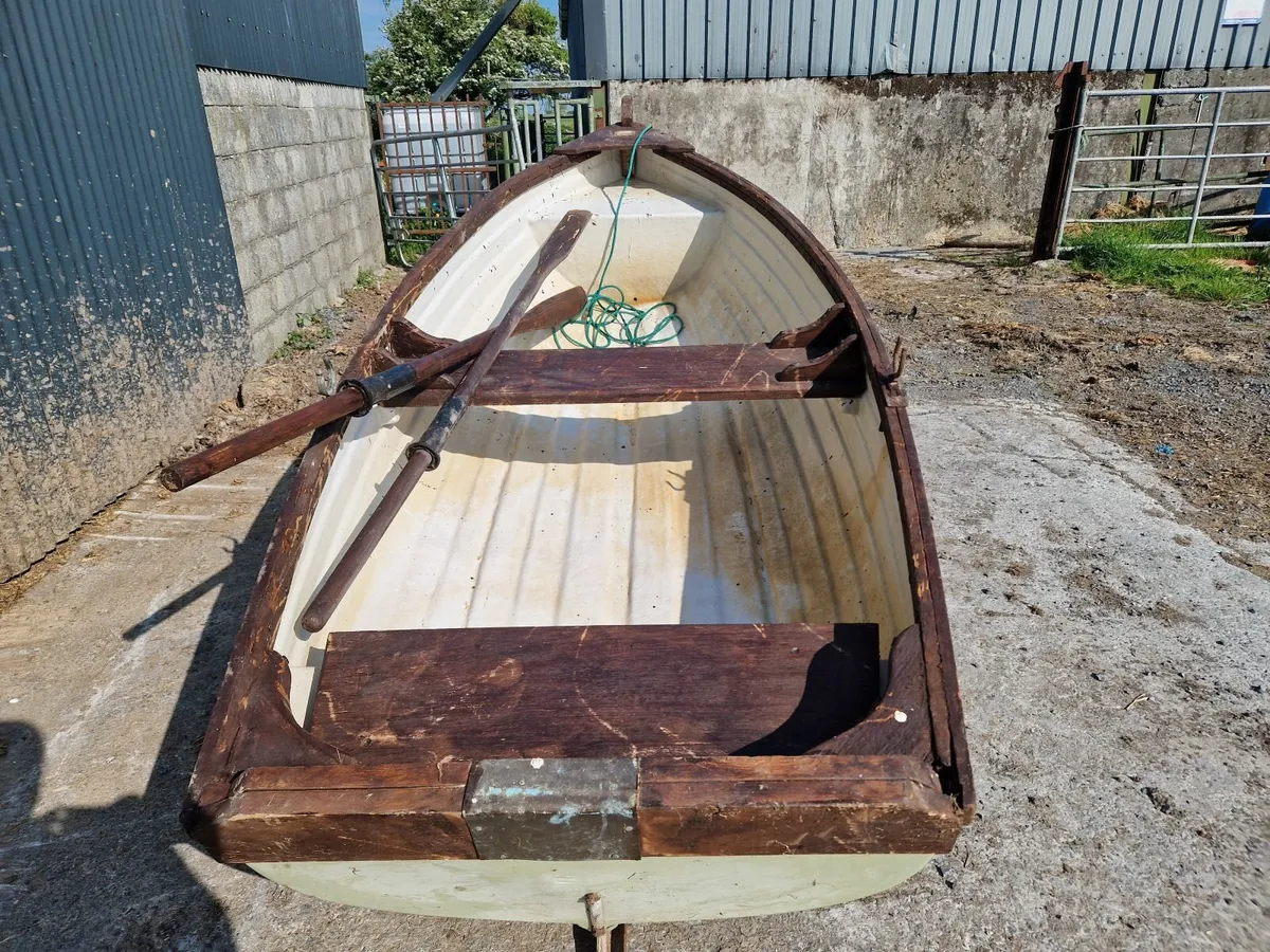 10 foot fibreglass Boat - Image 3