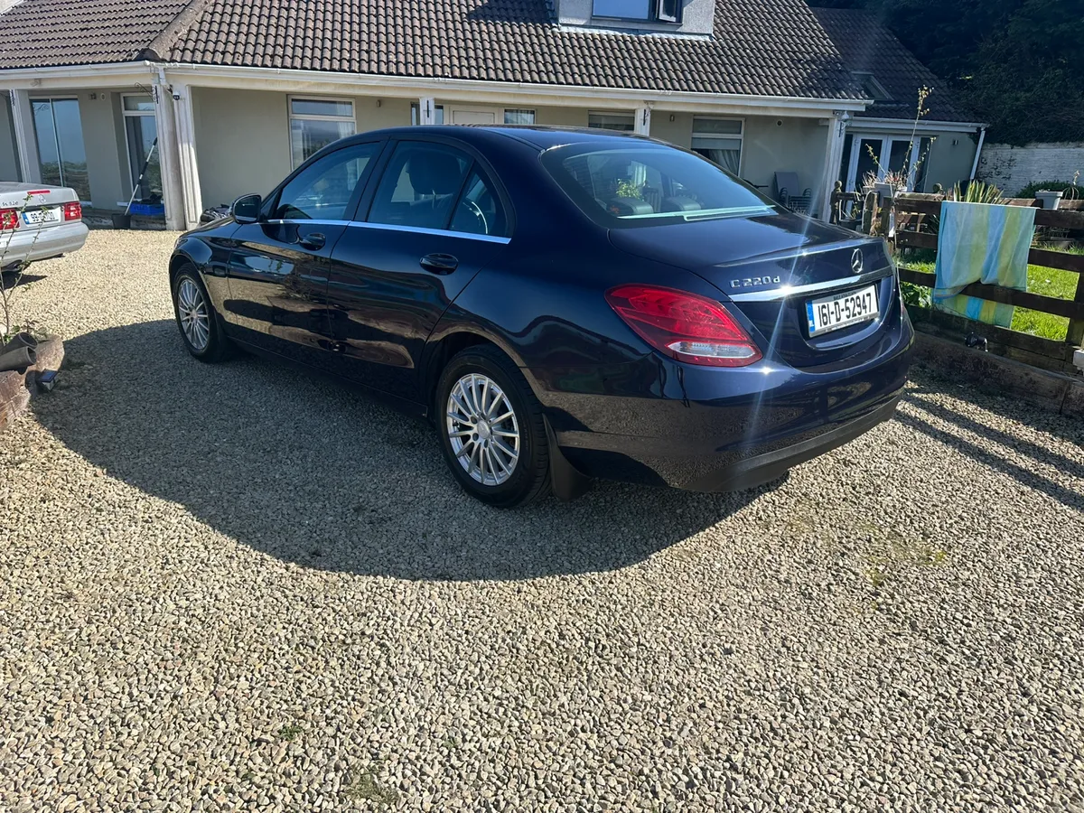 Mercedes C220 D WITH VERY LOW KLMS - Image 2