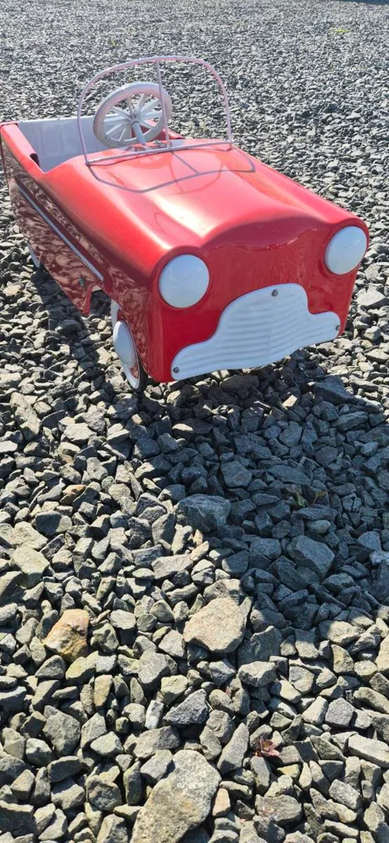 Pedal car - Image 1