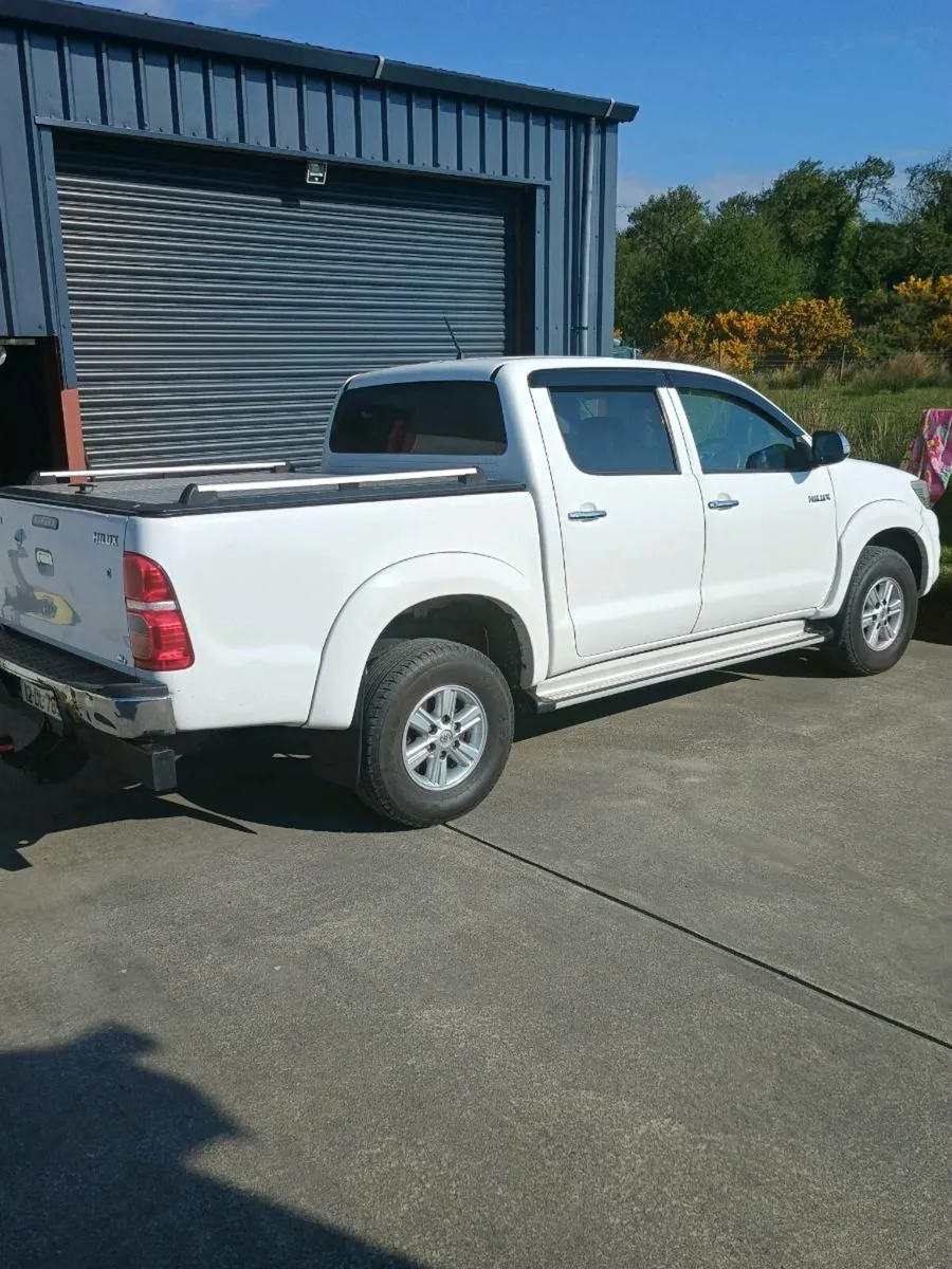 Toyota hilux - Image 2