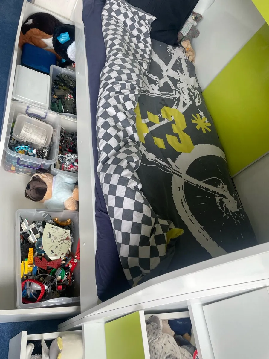 Bunk bed with storage and bookshelves - Image 4