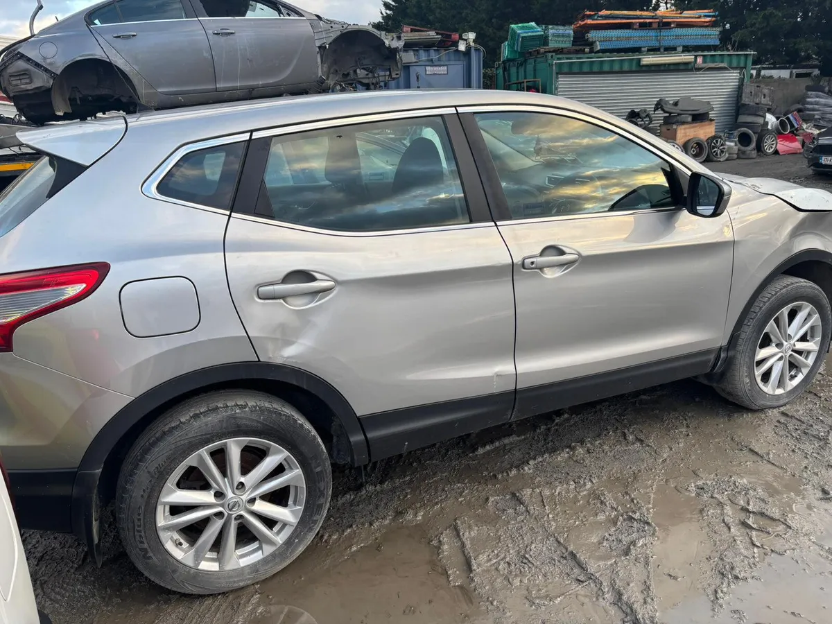 2015 Nissan Qashqai 1.5 Dci Low Milage - Image 4