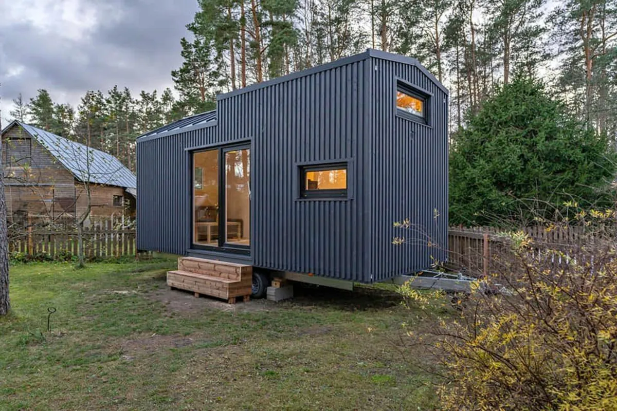 Camper - Image 1
