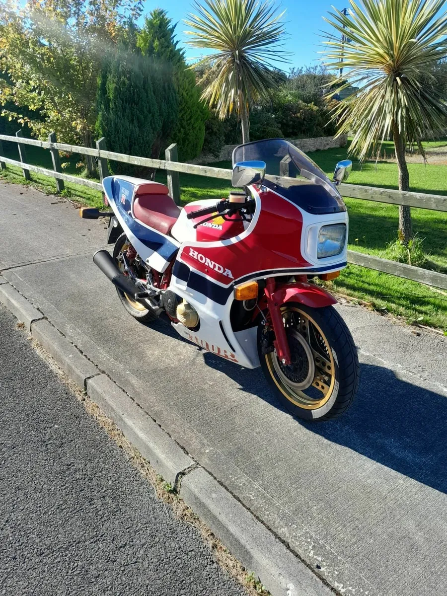 Honda cb1100 rr 1983 - Image 1