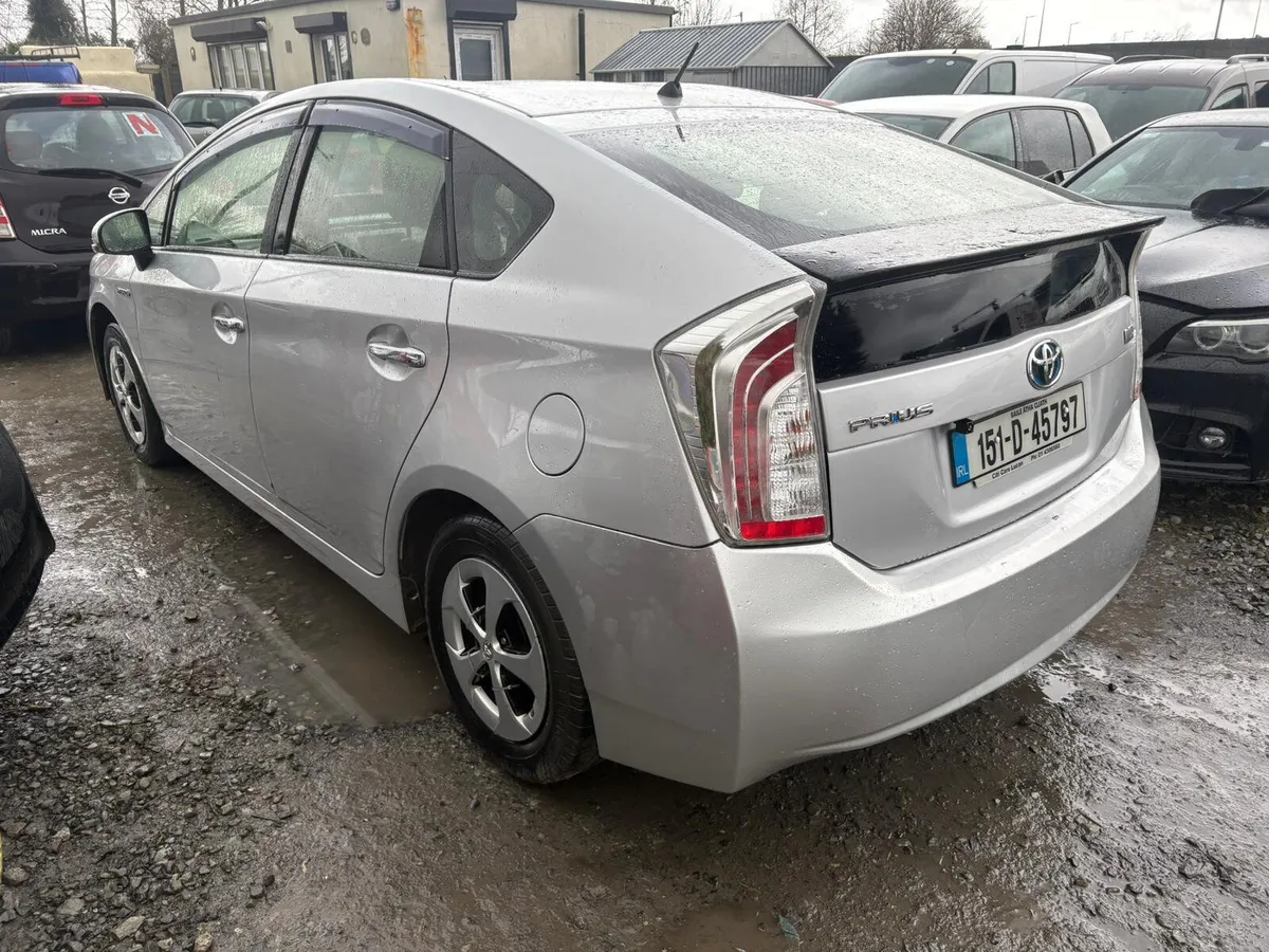 2015 Toyota Prius 1.8 Hybrid  DRIVE AWAY - Image 2