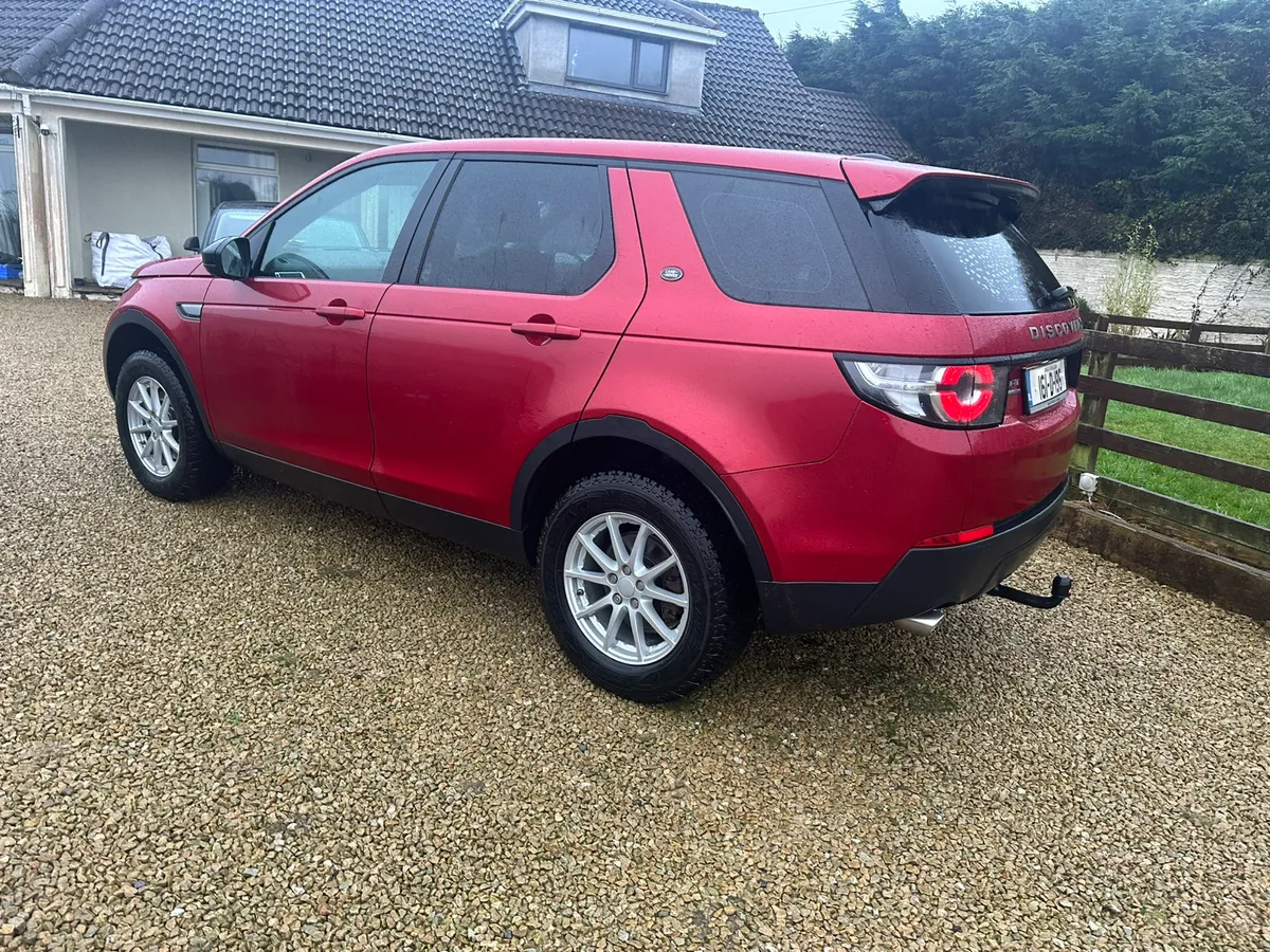 Land Rover Discovery Sport 2016 - Image 4
