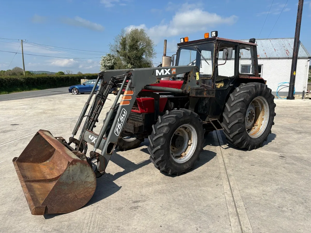 Case 885 Tractor - Image 4