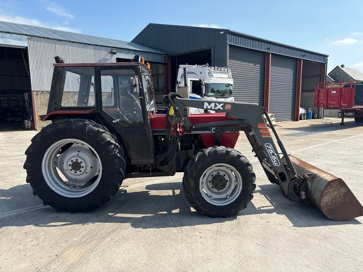 Case 885 Tractor - Image 1