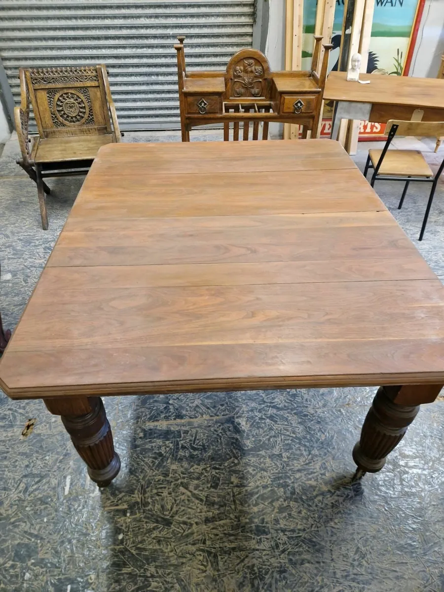Large early 1900s extendable table - Image 2