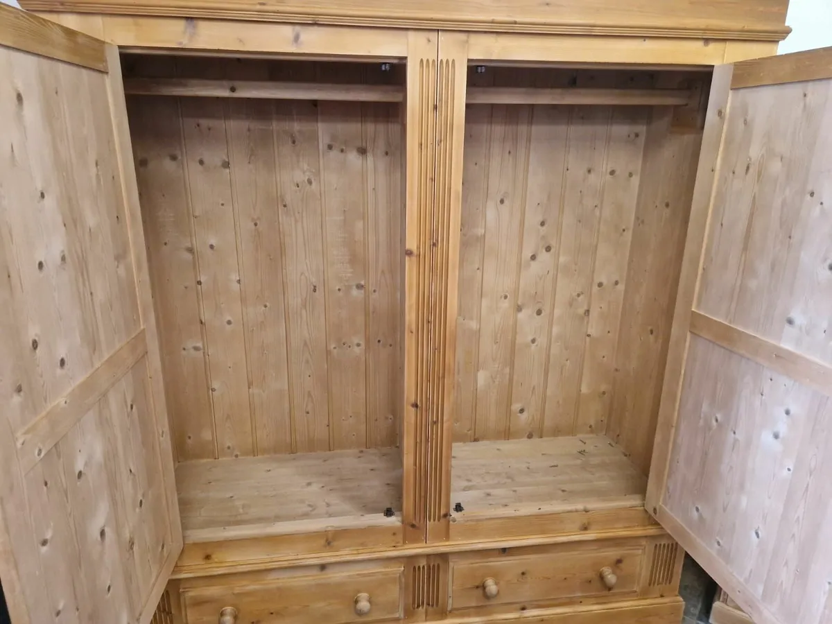 6ft wide pine wardrobe, matching chest - Image 2