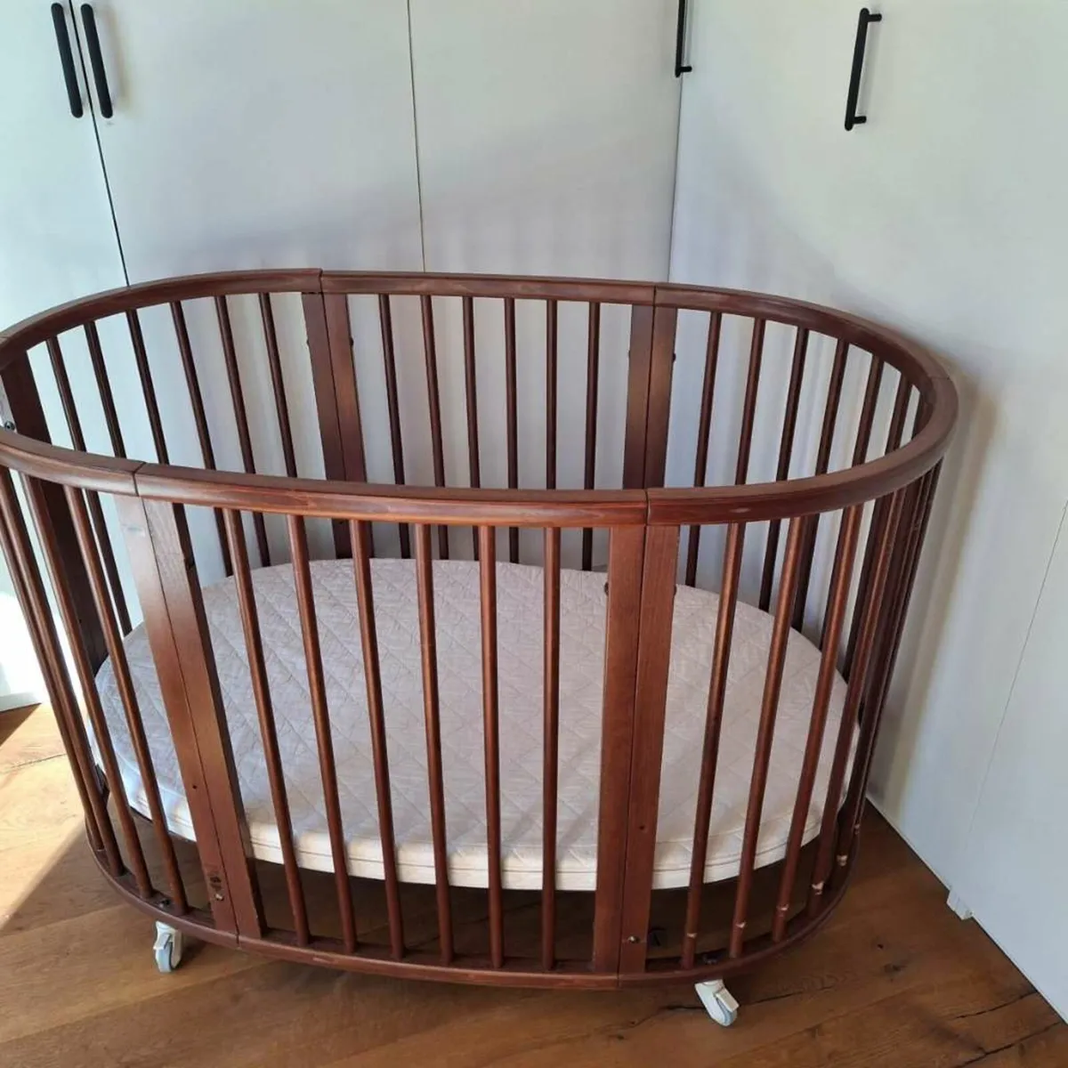 Stokke Sleepi Cot with Mattress - Image 1