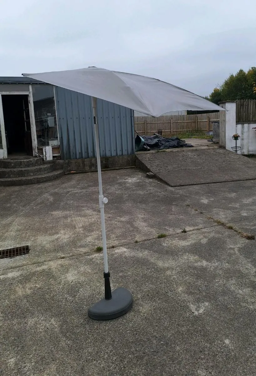 Balcony parasol with base - Image 2
