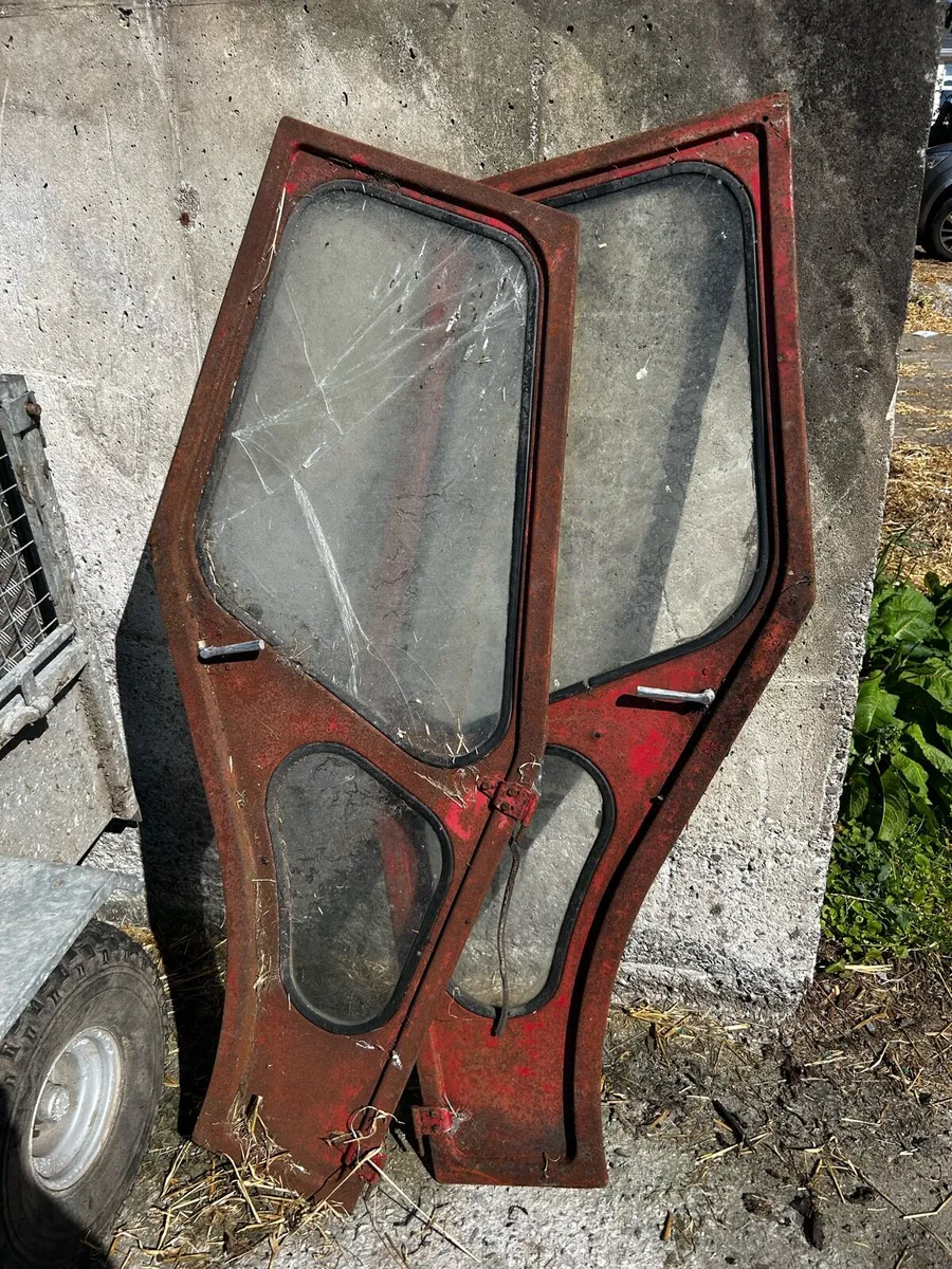 Massey Ferguson 185 doors - Image 1
